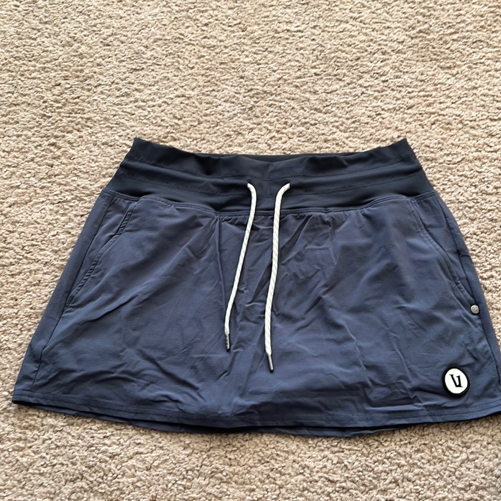 Vuori sport skirt size small
